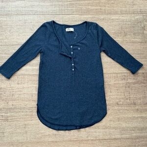 Hollister 3/4 sleeve Rib Button Up Shirt size S